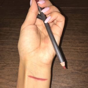 MAC lip liner